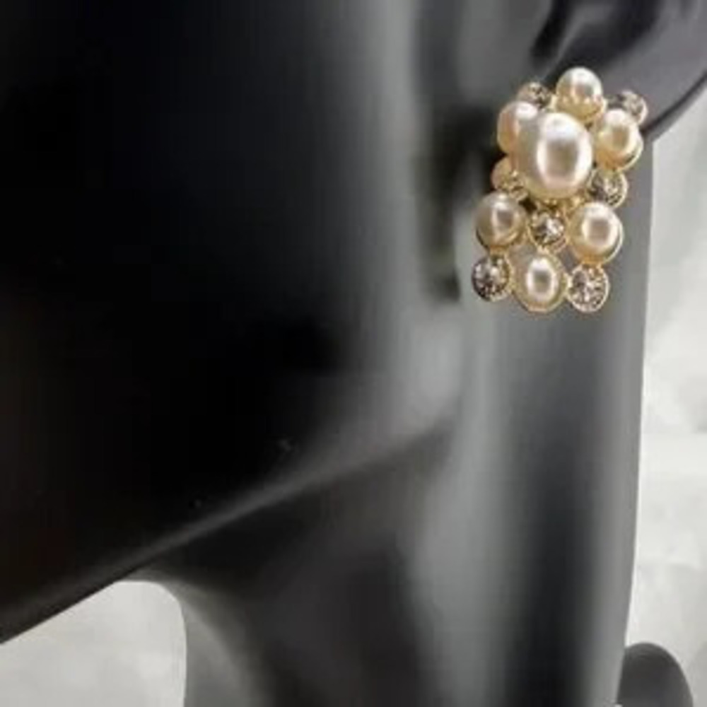 Zara Elegant Pearl and Crystal Earrings
